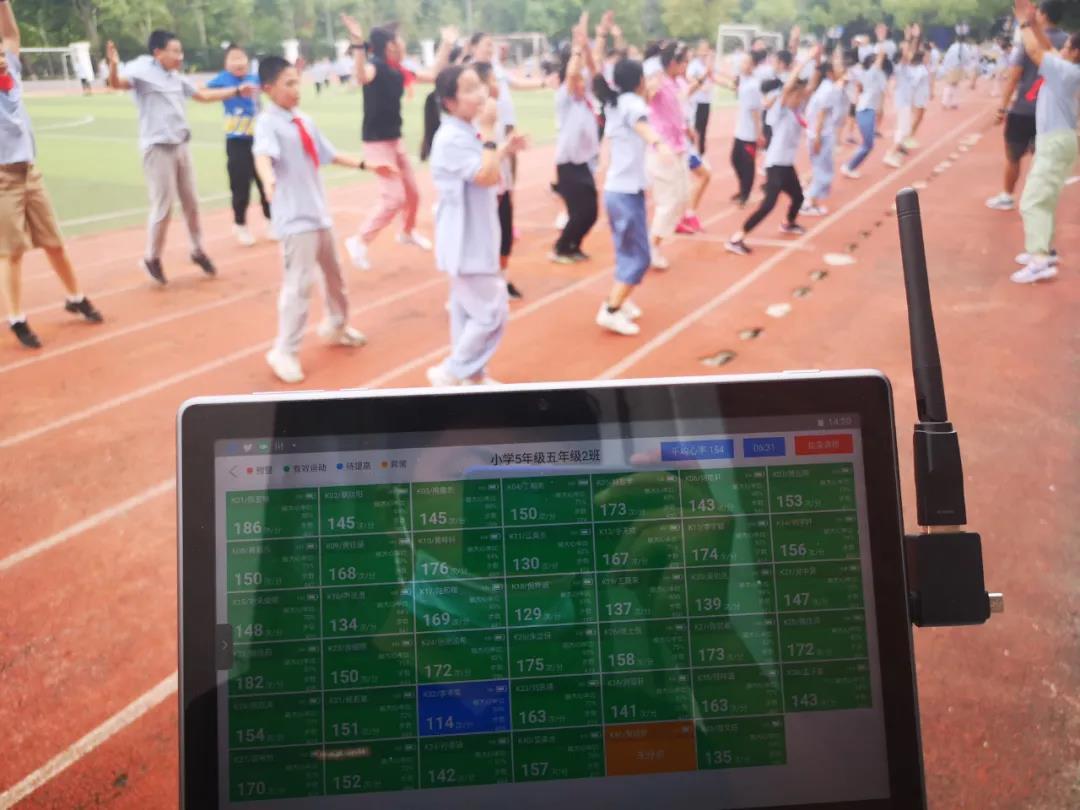 2026年智能运动手表对比评测：华为WATCHFIT4、GarminVenu2、AppleWatchSE、FitbitVersa3哪款更适合你？(图1)