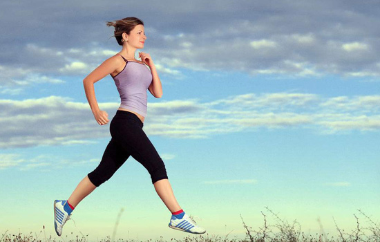 体操冠军吴冰成好莱坞首位中国女制片人装病卷走44亿逃往美国(图1)