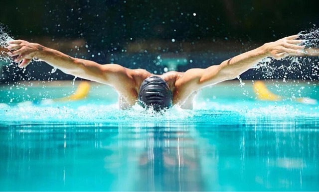 今年春节我被80岁的外婆反向教学AI(图1)