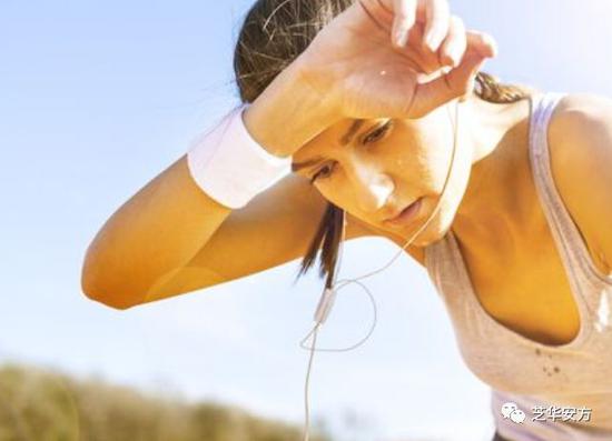 半马“跑进”1小时人形机器人集体提速(图1)